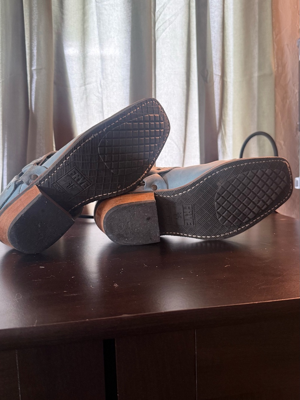 Rare vintage Frye Light Blue Leather Clog Mules with Stud Detail - Picture 5 of 8